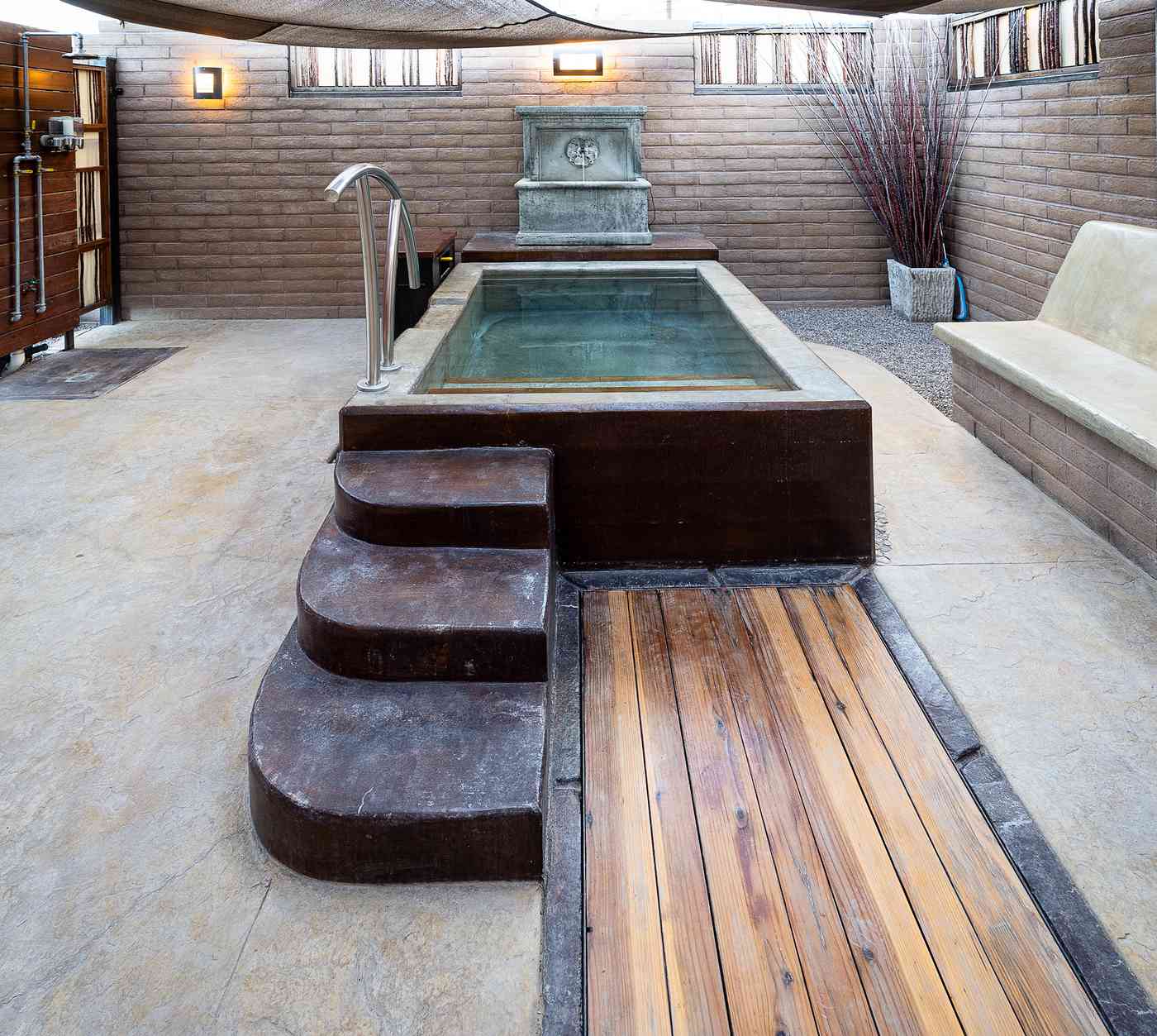 The Red Bath, a private outdoor mineral bath