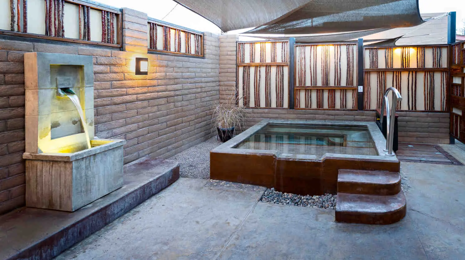 The Yellow Bath, a private outdoor mineral bath